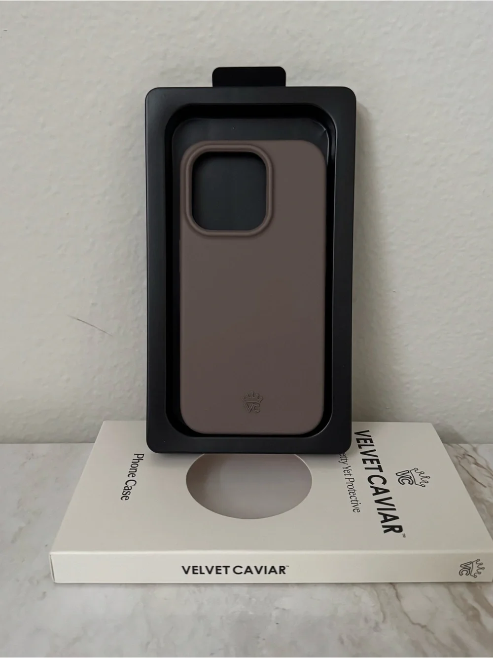 Velvet Caviar iPhone 15 Pro Case - Cashmere Taupe